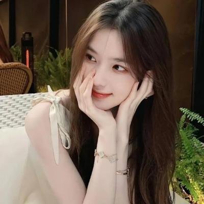 想踢沉迷男的女人
